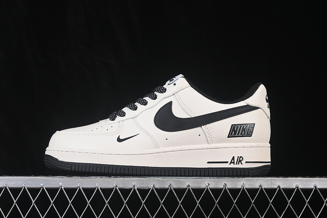 Nike Nike AIR FORCE 1 07 LOW CASUAL SNEAKERS WHITE/BLACK/WHITE · JP8028-073, photo 1