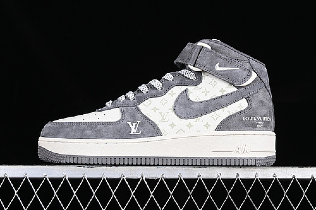 Nike Nike AIR FORCE 1 07 MID L*V OFF WHITE/GREY · DV9988-200, photo 1