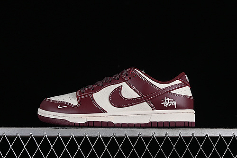 Nike SB DUNK LOW WHITE/RED · BB9898-001, photo 1