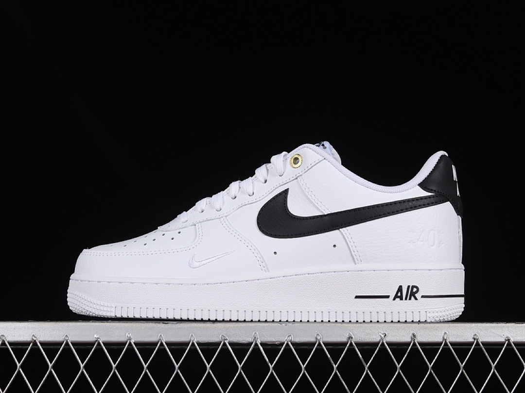 Nike [DQ7658-100]-[AIR FORCE 1 LOW 07 LV8 40TH ANNIVERSARY WHITE/BLACK/WHITE/METALLIC (GOLD]), photo 1