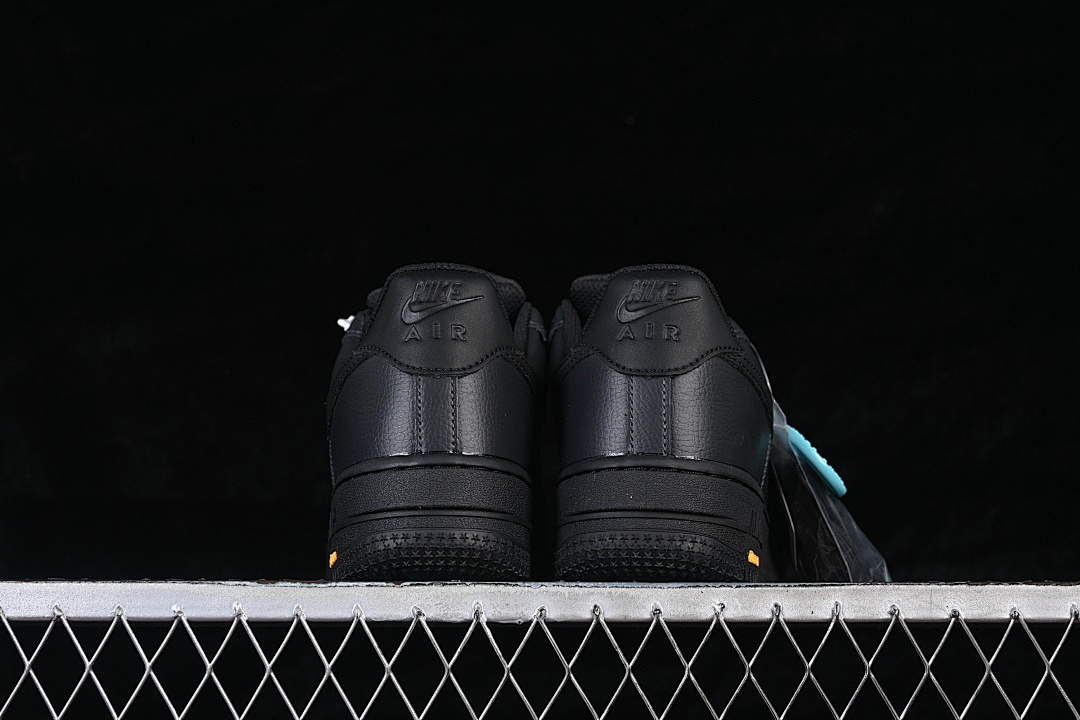 Nike [HV5953-001]-[AIR FORCE 1 LOW GORE-TEX VIBRAM OFF NOIR/BLACK/YELLOW]-[WOMAN:36-39]-[MAN:40-45] - Image 14