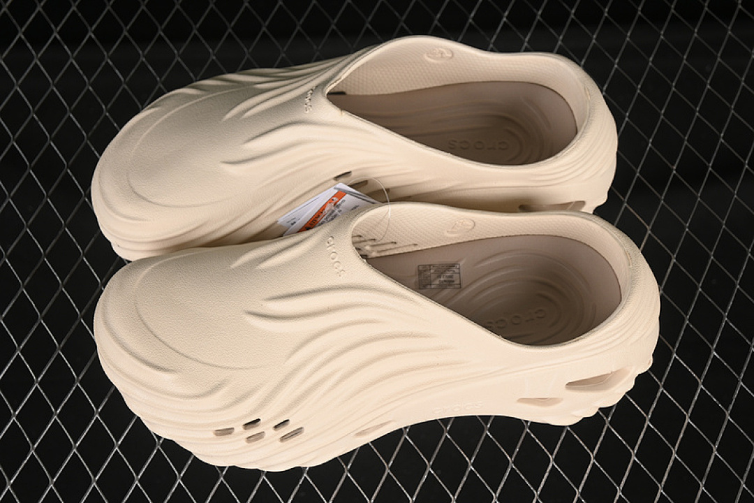 Crocs [CROCS EVA CLASSIC SIMPLE CASUAL BEACH HOLE SLIPPERS SANDALS BEIGE]-[MAN:39-46] - Image 8
