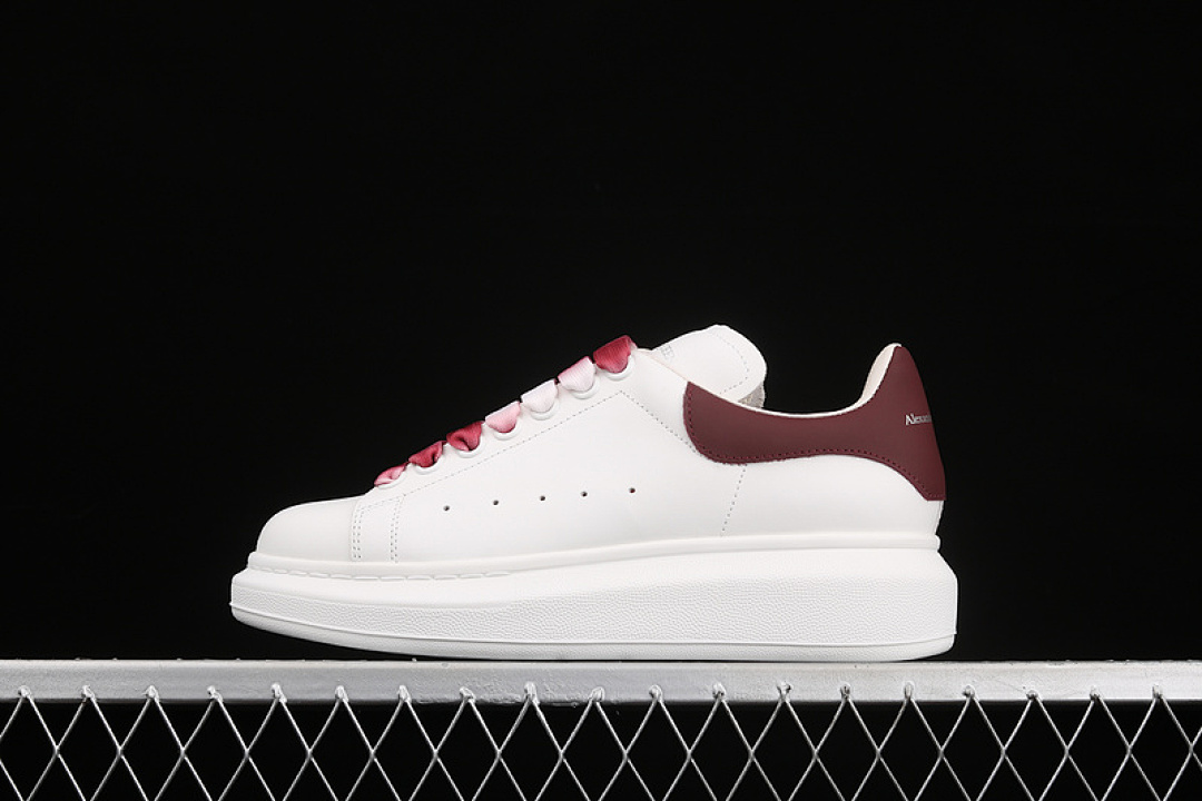 Alexander McQueen [ALE*XANDER MCQUEEN WHITE/WHITE/WINE RED]-[WOMAN:35-40], photo 1