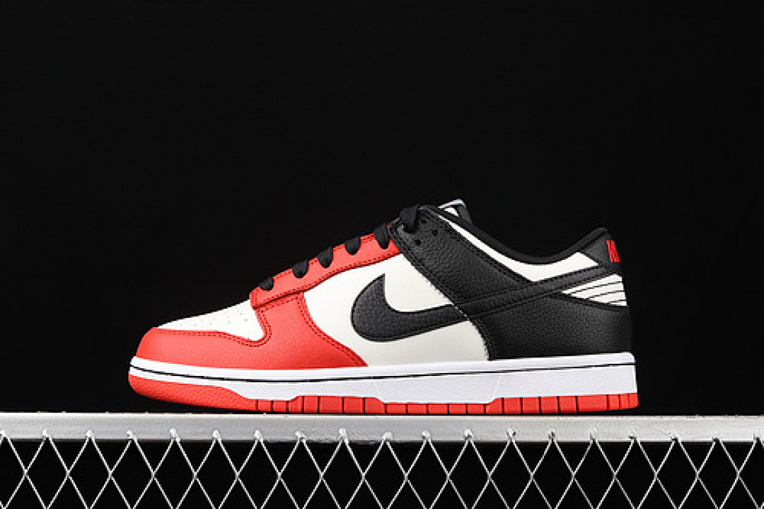 Nike DUNK LOW WHITE/RED/BLACK · DD3363-100, photo 1