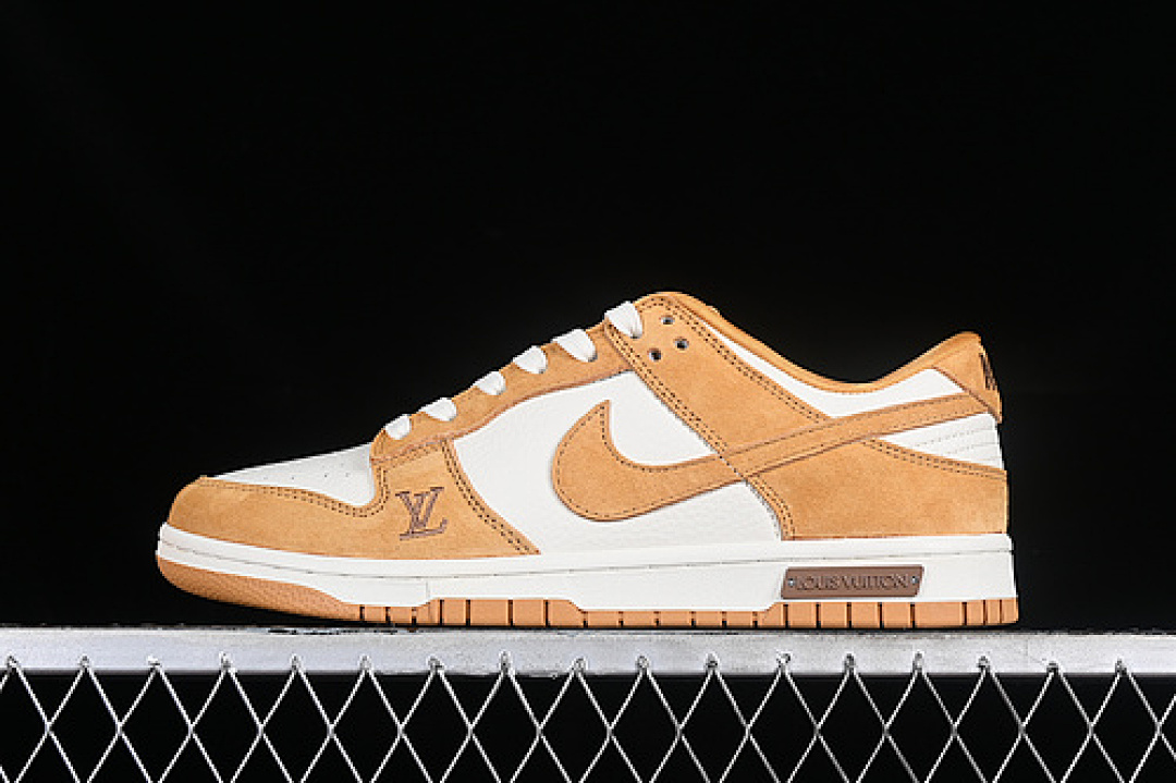 Unbranded [FC1688-148]-[DUNK LOW SB L*V WHITE/YELLOW]-[WOMAN:36-39]-[MAN:40-45], photo 1
