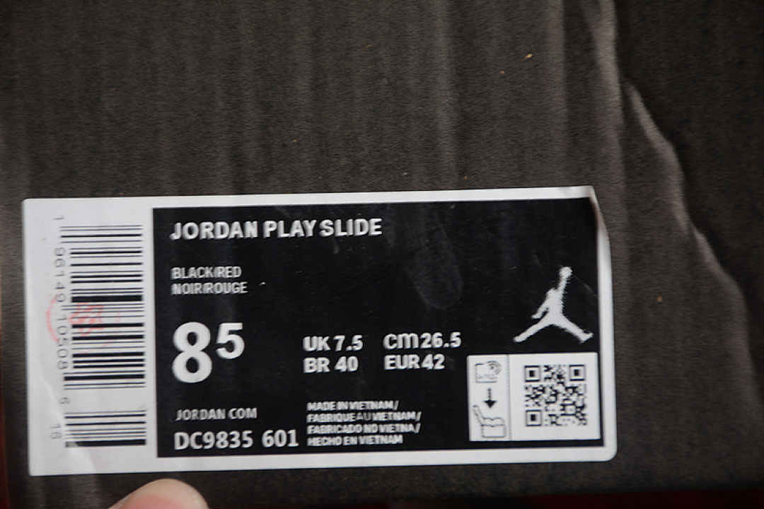 Jordan [DC9835-601]-[JORDAN PLAY SLIDE UNIVERSITY RED/WHITE/GYM RED/BLACK]-[MAN:40-46] - Image 2