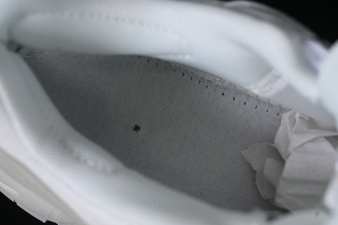 Nike [HV5951-100]-[ZOOM VOMERO ROAM SUMMIT WHITE/LIGHT BONE/LIGHT IRON ORE/SUMMIT WHITE]-[36-45] - Image 6