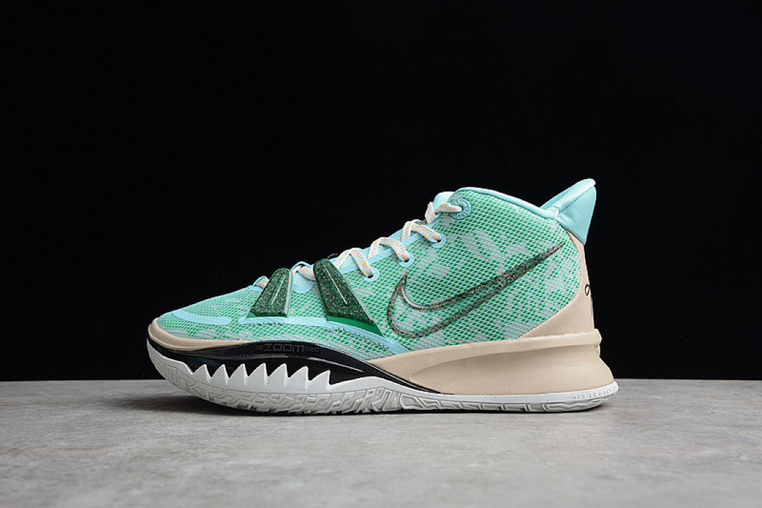 KYRIE 7 EP COPA/RATTAN/ROMA GREEN/DARK SMOKE GREY · CQ9327-402, photo 1