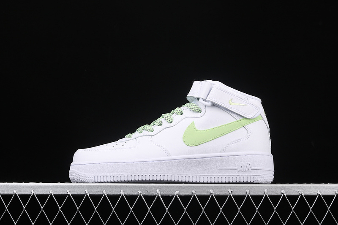 Nike [366731-910]-[AIR FORCE 1 LOW WHITE/WHITE/GREEN]-[WOMAN:36-39]-[MAN:40-45], photo 1