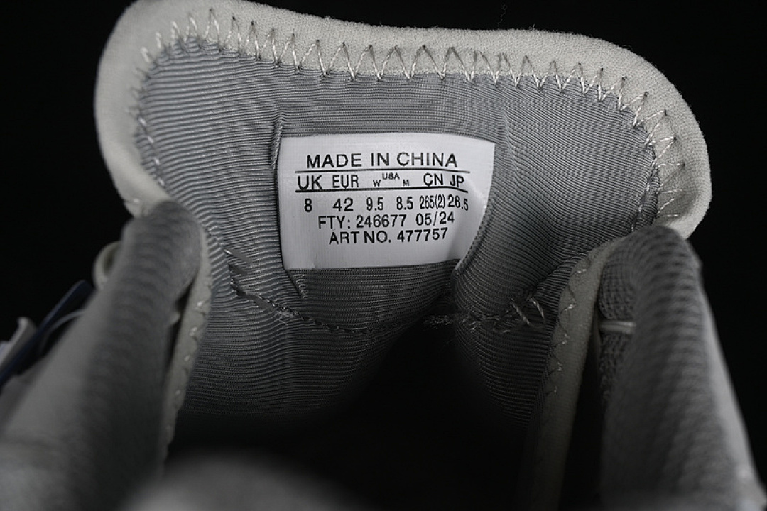 On Running [477757-31]-[XT QUEST OUTDOOR OFF ROADING SILVER/BEIGE]-[WOMAN:36-39]-[MAN:40-45] - Image 5