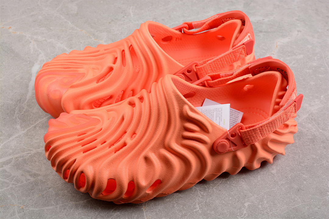 Crocs [SALEHE BEMBURY X CROCS POLLE CLOG ORANGE/ORANGE/ORANGE]-[UNISEX SIZE:36-47] - Image 9