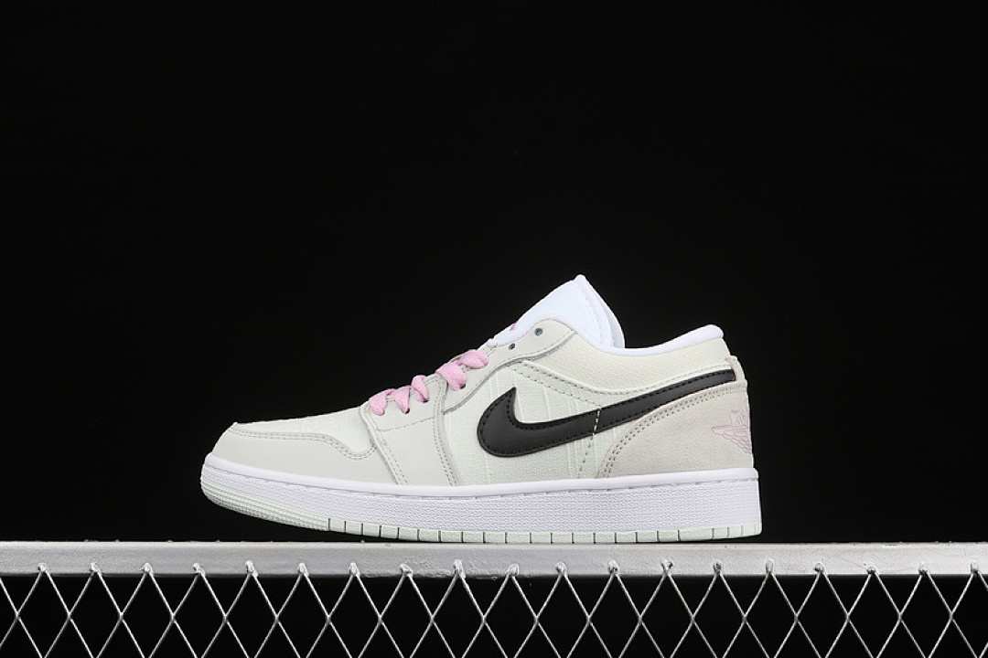 Jordan AIR Jordan 1 LOW SE BARELY GREEN/BLACK/LIGHT ARCTIC PINK/WHITE · CZ0776-300, photo 1