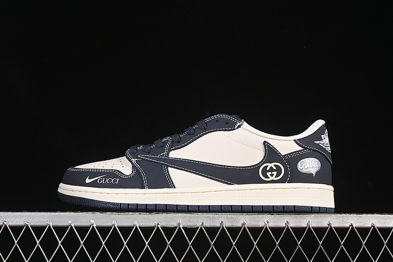 Jordan TRAVIS SCOTT X FRAGMENT DESIGN AIR Jordan 1 LOW OG SP WHITE/BLACK · LD2025-027, photo 1