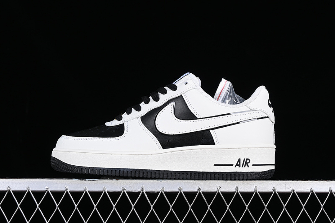 Nike [AV0303-725]-[AIR FORCE 1 07 LOW WHITE/BLACK]-[WOMAN:36-39]-[MAN:40-45], photo 1