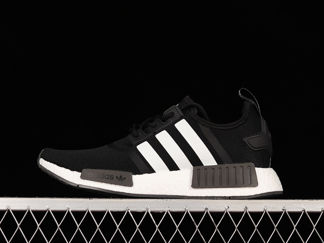 NMD_R1 PRIMEBLUE CORE BLACK/CLOUD WHITE/GREY FIVE · GZ9258, photo 1