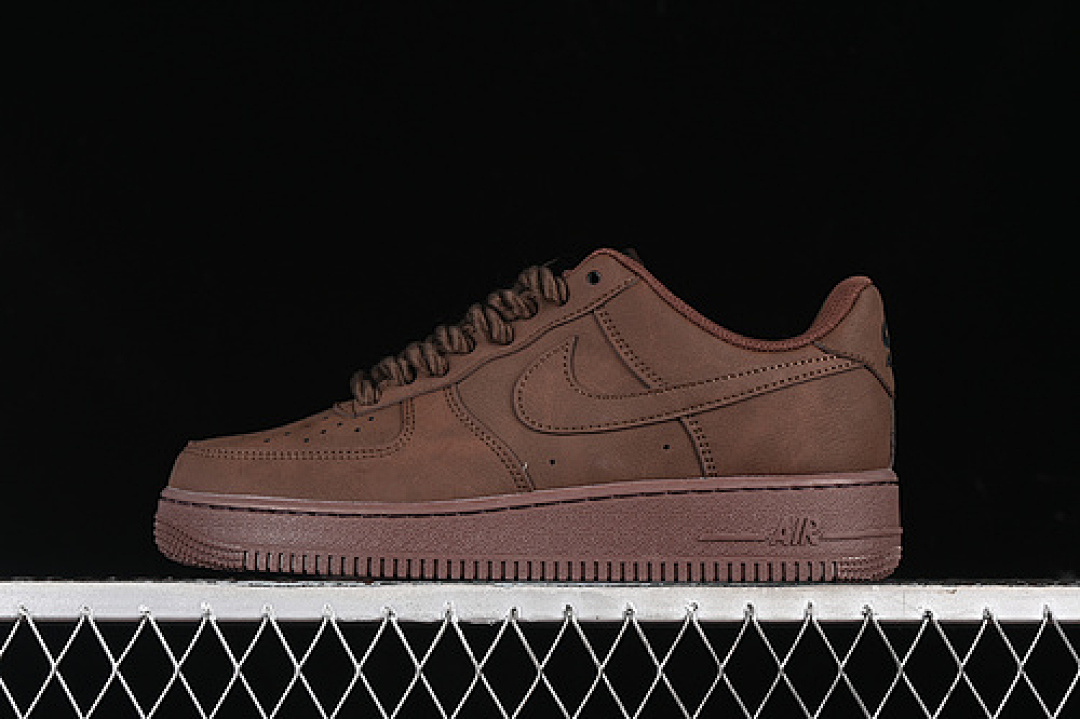 Nike Nike AIR FORCE 1 07 LOW BROWN/BLACK · CW2288-111, photo 1