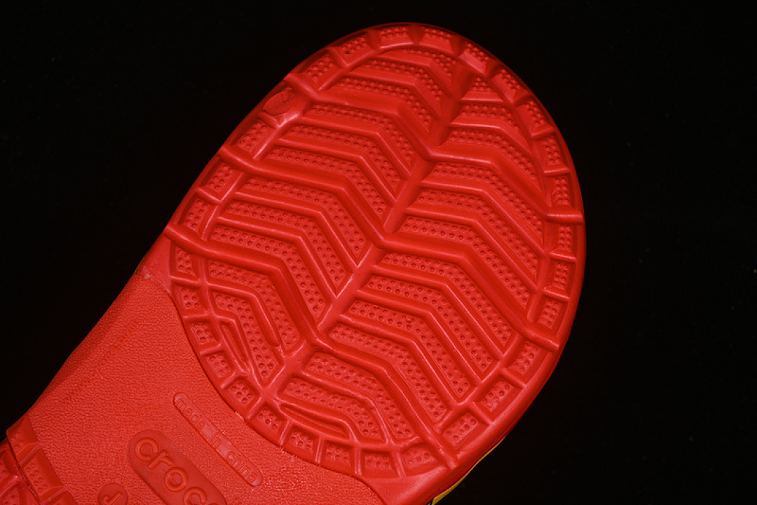 Crocs [CARS X CROCS CLASSIC CLOG RED]-[WOMAN:25-36] - Image 2