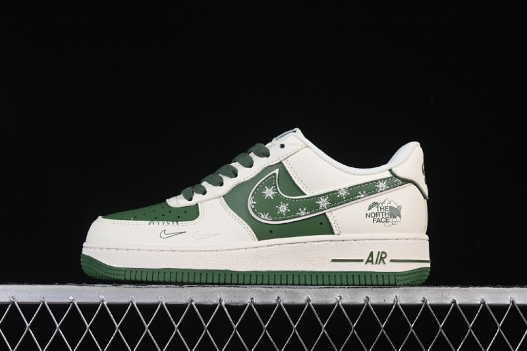 Nike [JP8028-065]-[AIR FORCE 1 07 LOW WHITE/GREEN/WHITE]-[WOMAN:36-39]-[MAN:40-45] - Image 2