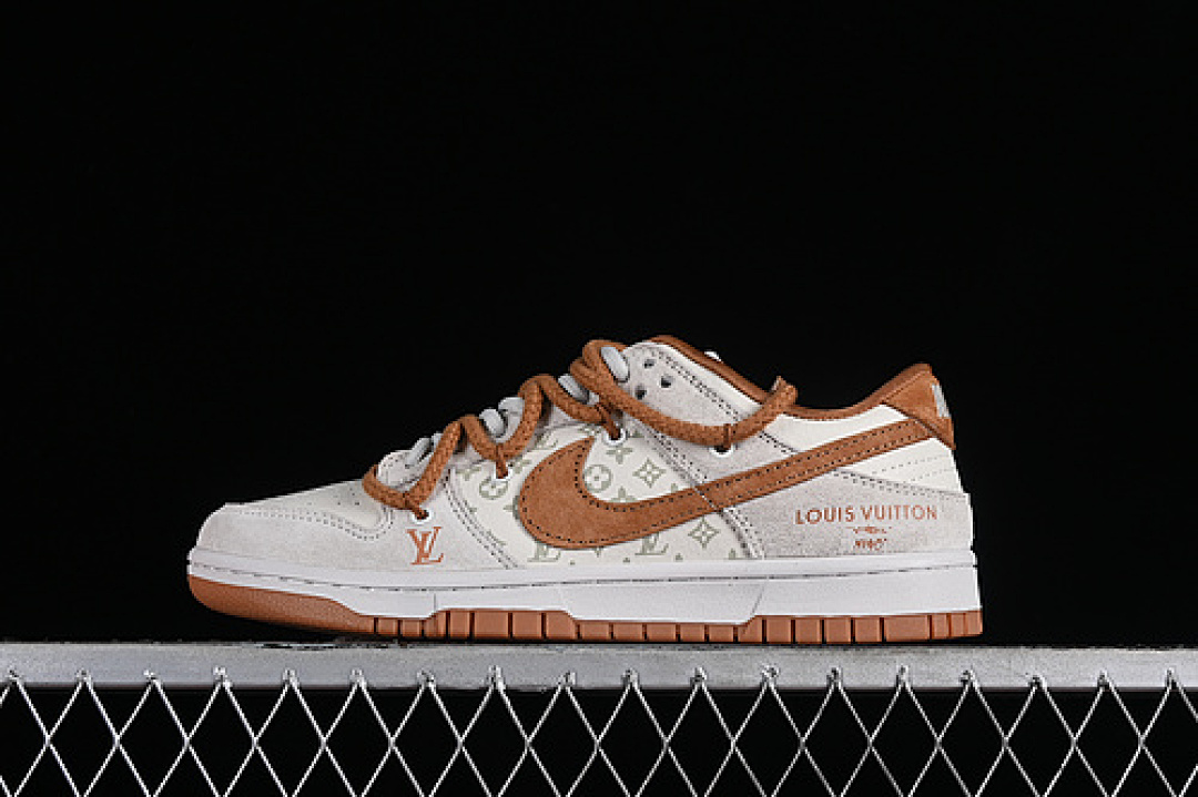 Unbranded [FC1688-165]-[DUNK LOW SB L*V WHITE/GREY/BROWN]-[WOMAN:36-39]-[MAN:40-45], photo 1