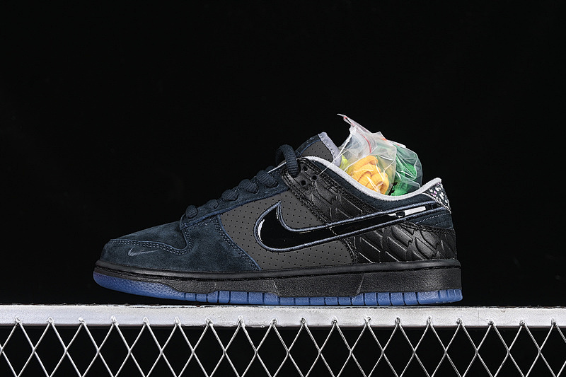 Nike DIVISION STREET DUNK LOW SB OREGON BLACK BLACK/BLACK/BLACK/VOLT · HV1470-001, photo 1