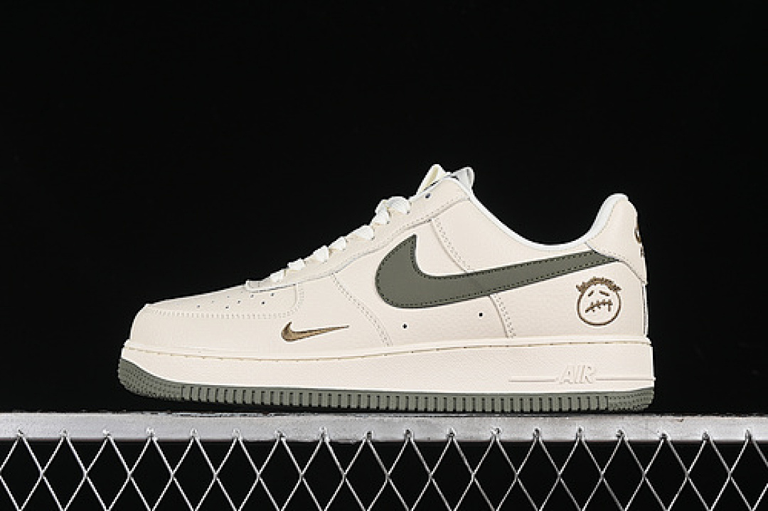Nike Nike AIR FORCE 1 07 LOW OFF WHITE/GREEN · DF0180-007, photo 1