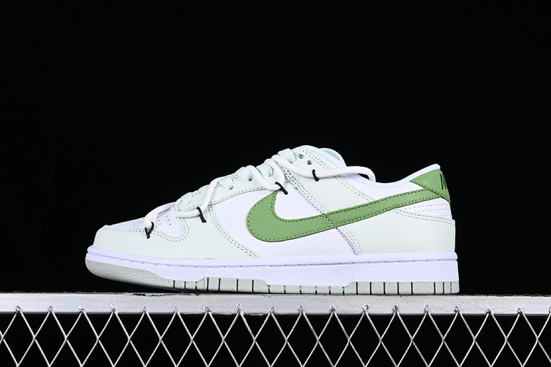 Nike DUNK LOW SB NEXT NATURE WHITE/BARELY GREEN · DN1431-102, photo 1