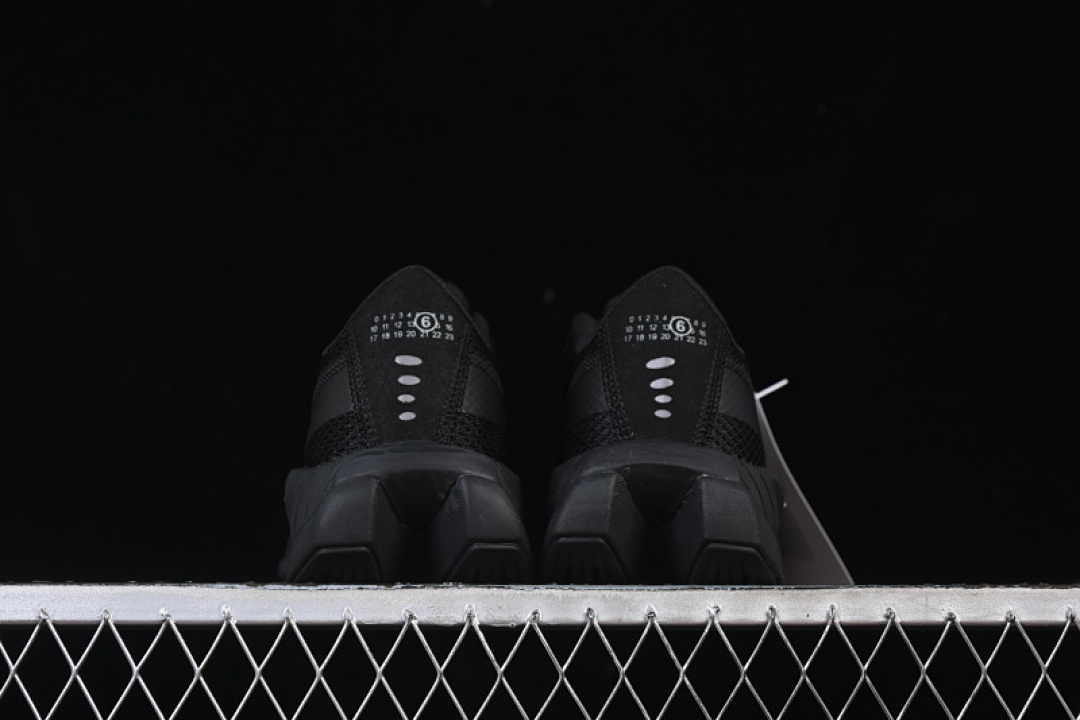 On Running [MM6 MAISON MARGIELA SPECTUR BLACK]-[WOMAN:36-39]-[MAN:40-45] - Image 12