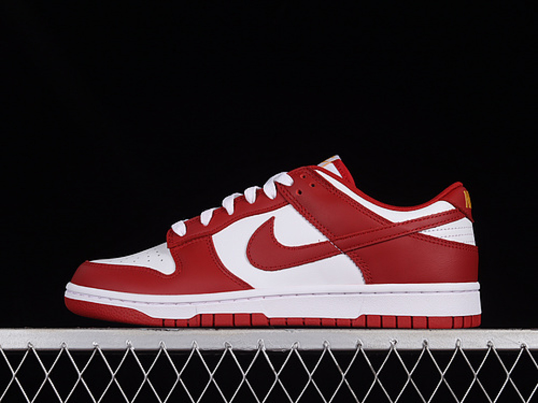 Nike SB DUNK LOW GYM RED/WHITE/UNIVERSITY GOLD/GYM RED · DD1391-602, photo 1