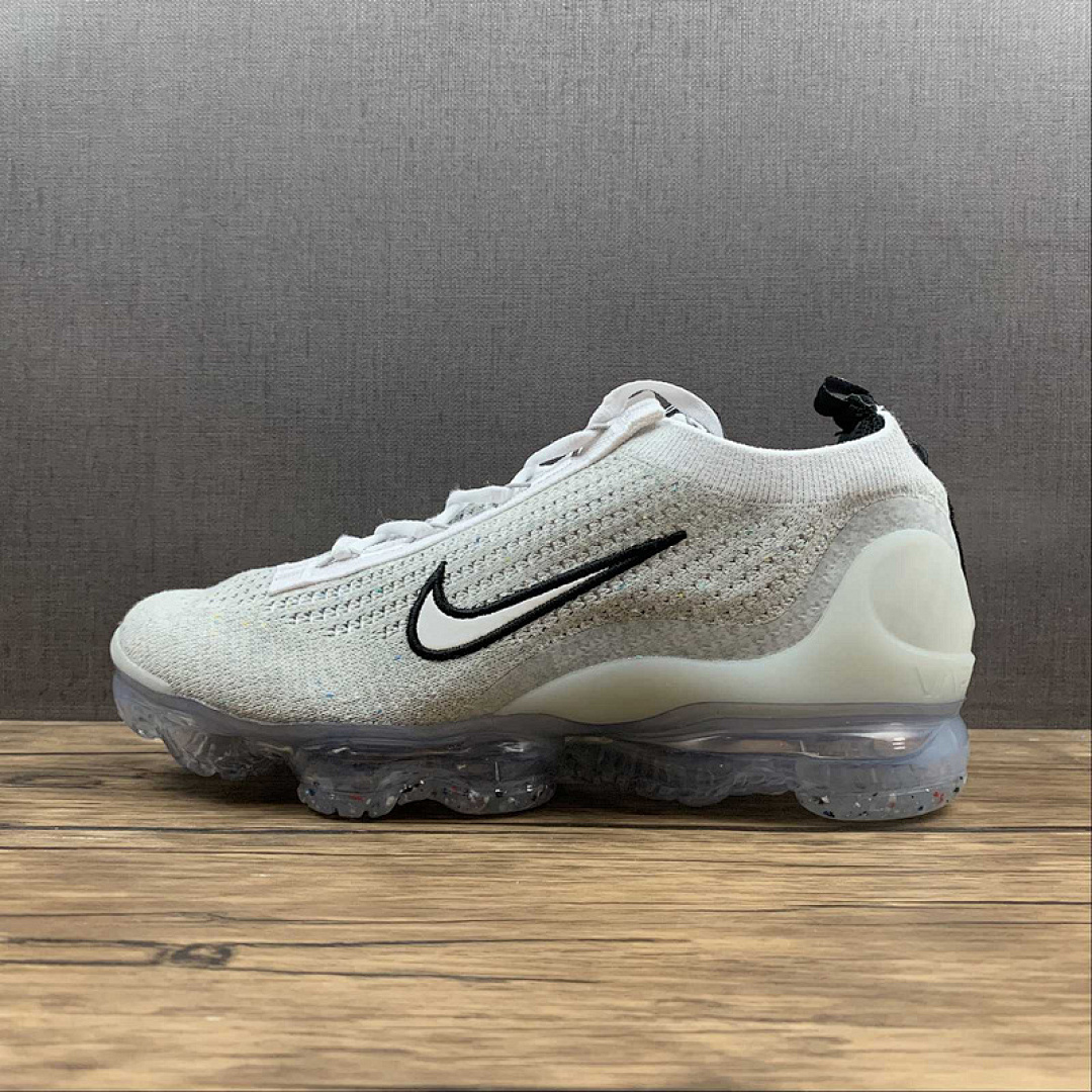 Fear of God Fear of God AIR VAPORMAX 2021 FLYKNIT MONOCHROME WHITE/BLACK/METALLIC SILVER/GREY FOG · DH4084-100, photo 1