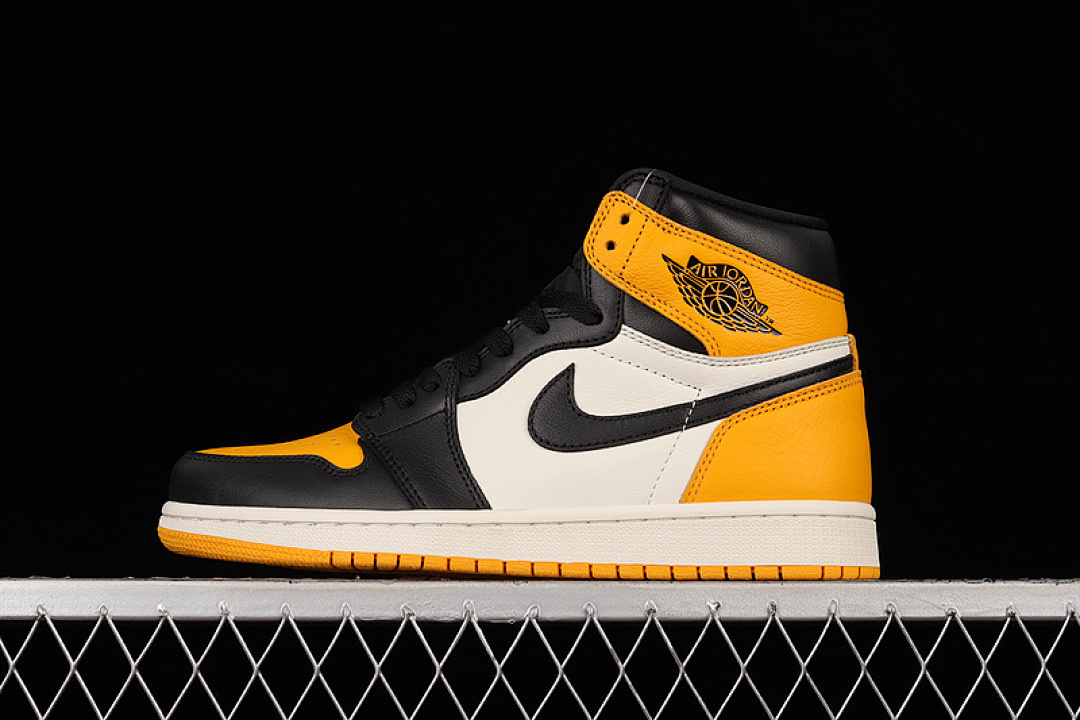 Jordan [555088-711]-[AIR JORDAN 1 RETRO HIGH OG YELLOW TOE TAXI/BLACK/SAIL]-[MAN:40-47.5], photo 1