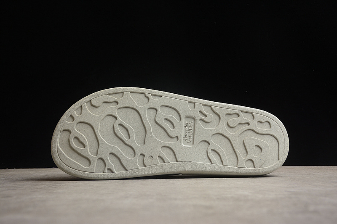 Crocs [BA*LEN*CIAGA POOL CROCS WHITE]-[WOMAN:36-39]-[MAN:40-45] - Image 10