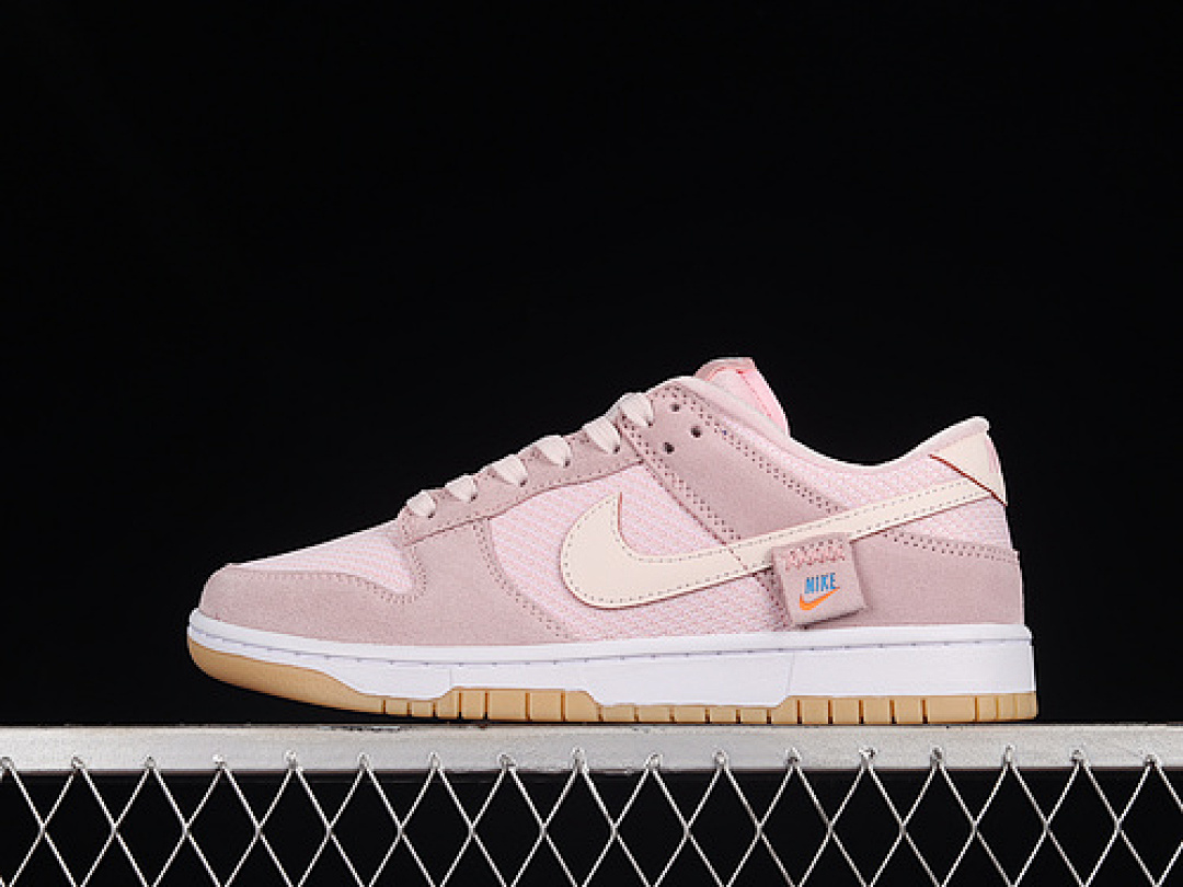 Nike SB DUNK LOW LIGHT SOFT PINK/PINK FOAM/MEDIUM PINK/LIGHT PINK · DZ5318-640, photo 1