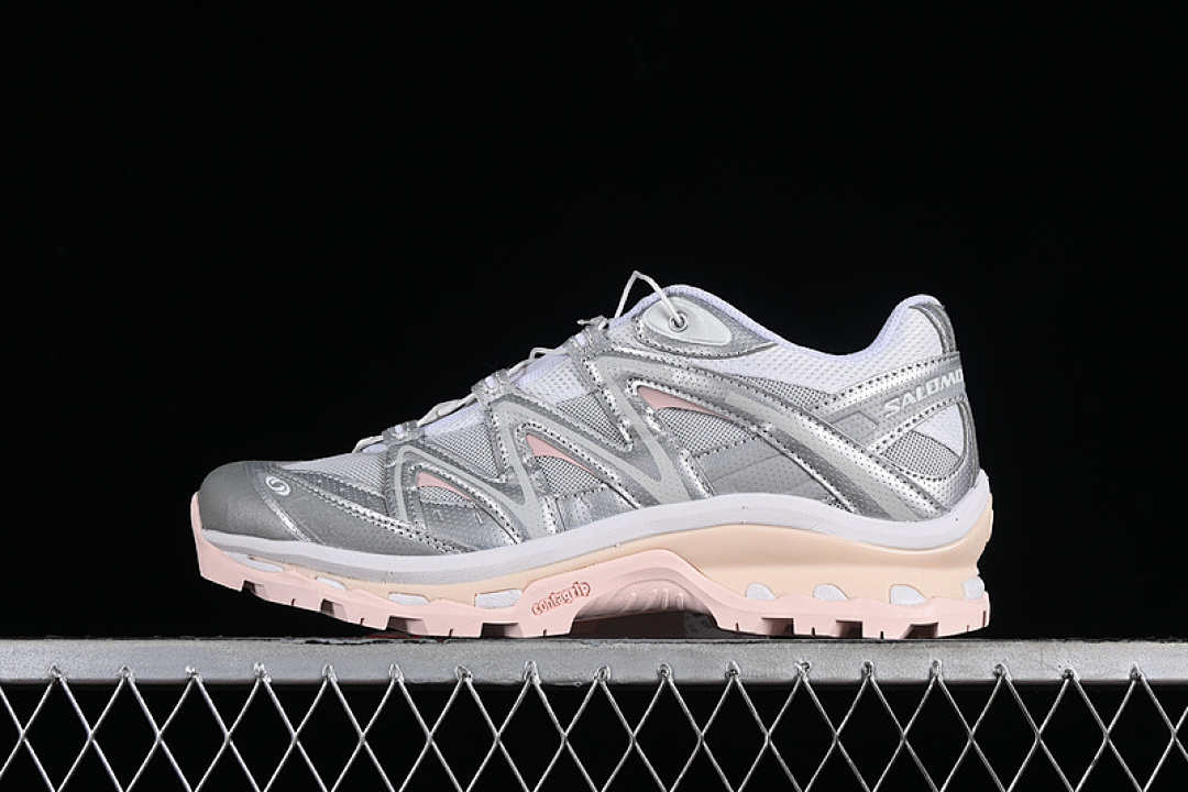 On Running [475420-26]-[XT Quest ADV Outdoor Off Roading LIGHT GRAY/LIGHT PINK]-[WOMAN:36-39]-[MAN:40-46], photo 1