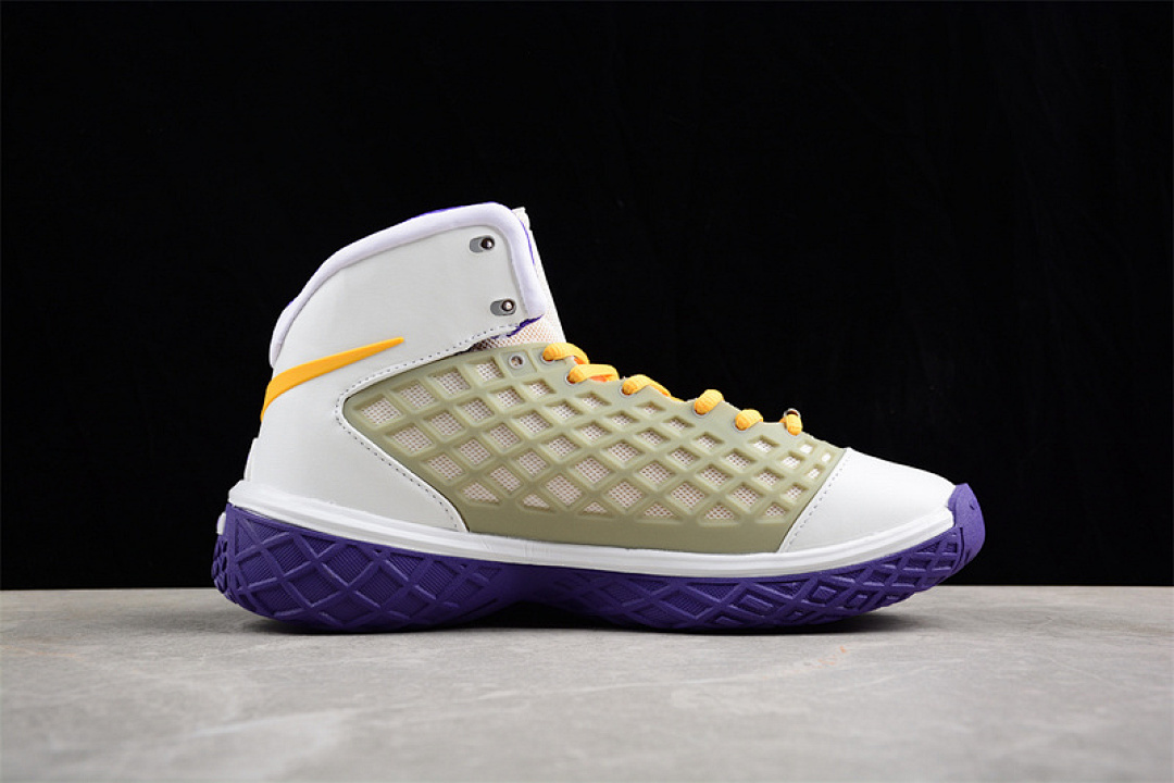 Nike [318090-072]-[ZOOM KOBE 3 LAKERS MTLLC SLVR/CNYN GLD-VRSTY PRPL]-[MAN:40-46] - Image 13