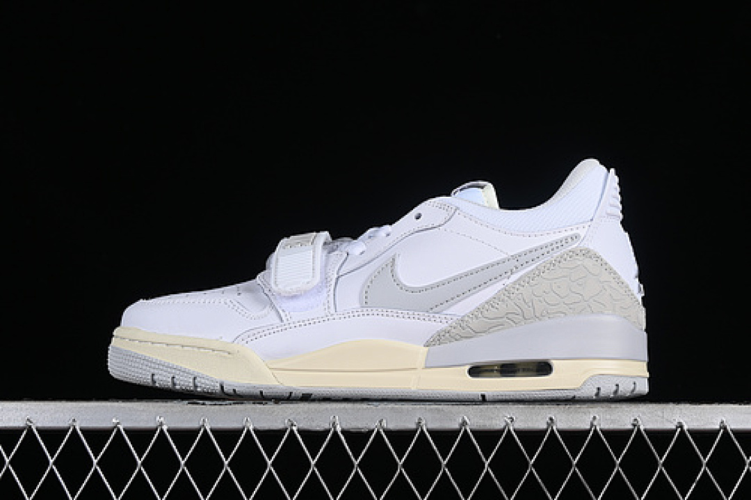 Jordan AIR Jordan LEGACY AJ312 LOW WHITE/GREY/YELLOW · HJ3483-101, photo 1