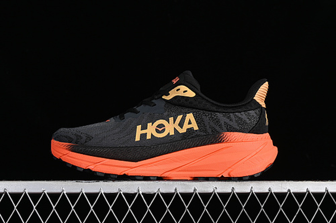 Chanel [1134497 CFLM]-[HOKA ONE CHALLENGER ATR 7 LOW ORANGE/BLACK]-[WOMAN:36-39]-[MAN:40-45], photo 1