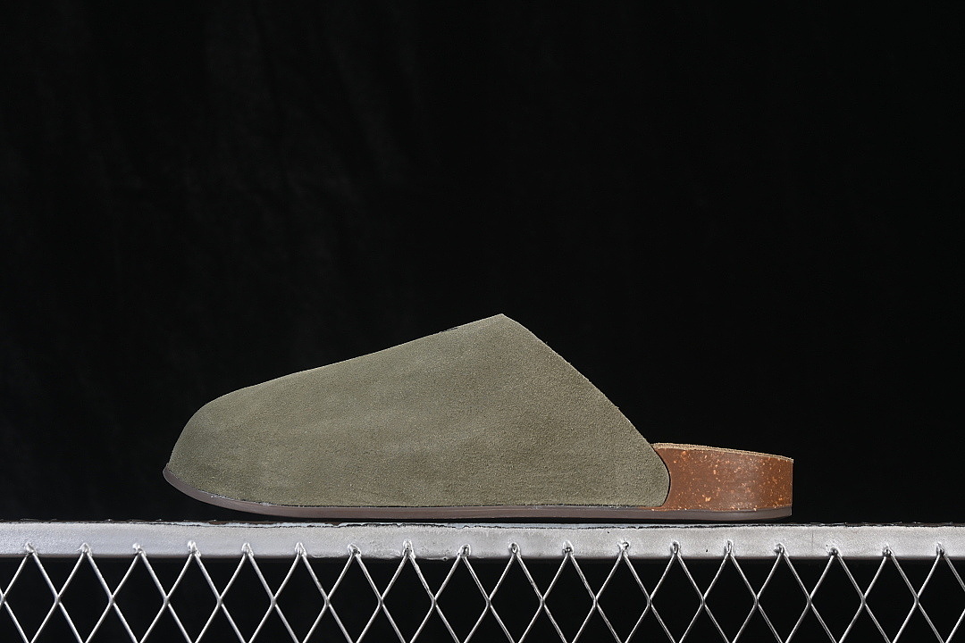 Adidas [IH6907]-[ADIMULE SLIDES OLIVE STRATA/OLIVE STRATA/GUM]-[WOMAN:35-39]-[MAN:40-45] - Image 2