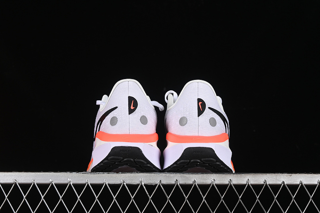 Nike [HF4914-100]-[AIR ZOOM VOMERO 17 WHITE/BRIGHT CRIMSON/VOLT/BLACK]-[MAN:39-46] - Image 15