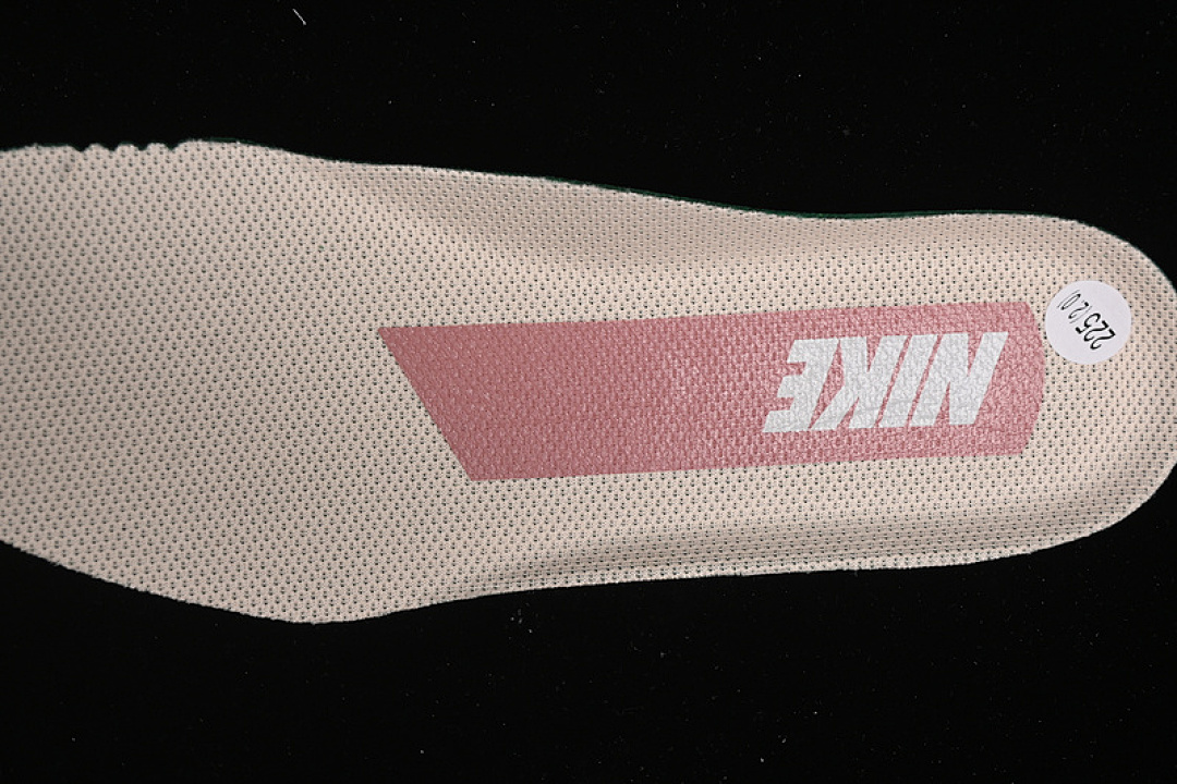Nike [FQ7261-800]-[AIR ZOOM PEGASUS 35 CRIMSON TINT/WHITE/PURE PLATINUM/RED STARDUST/VAST (GREY]) - Image 4
