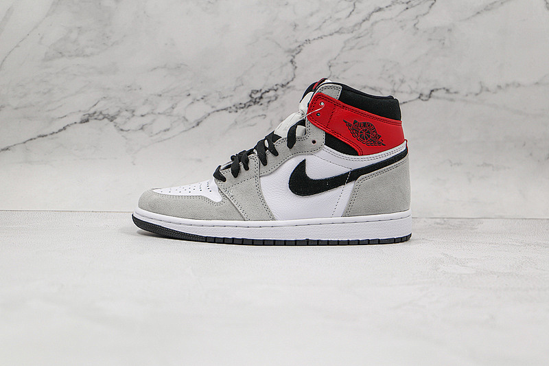 Jordan AIR Jordan 1 RETRO HIGH OG WHITE/BLACK/LIGHT SMOKE GREY/VARSITY RED · 555088-126, photo 1