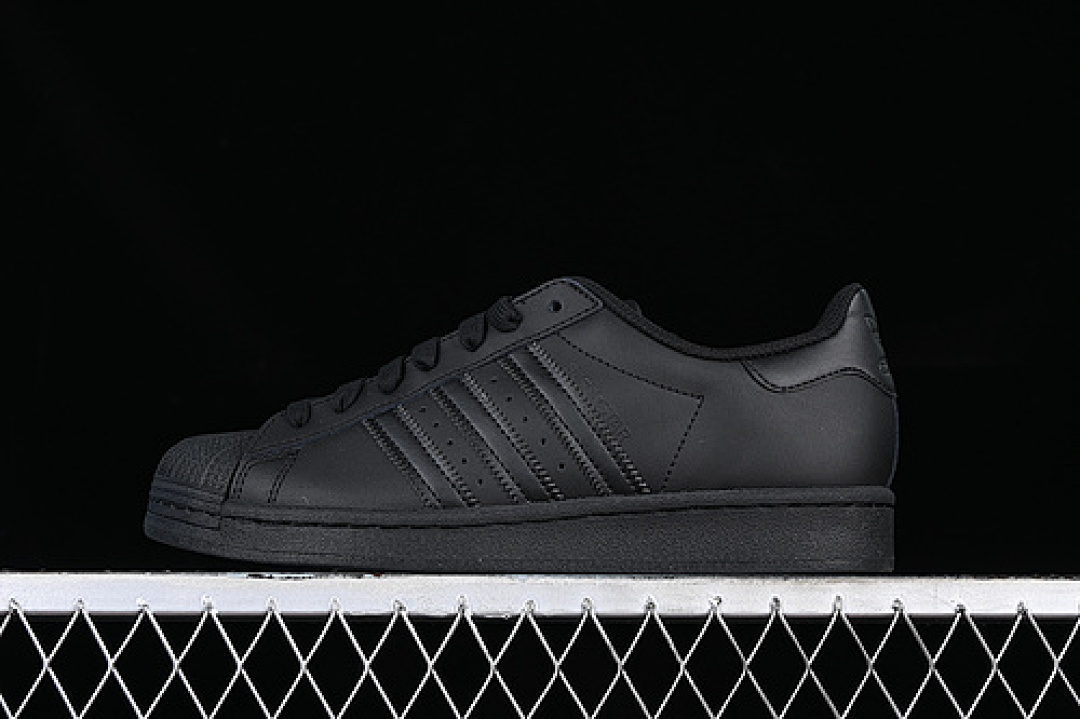 Unbranded [EG4957]-[SUPERSTAR BLACK]-[WOMAN:35-39]-[MAN:40-45], photo 1