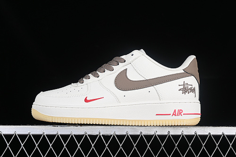 Nike Nike AIR FORCE 1 07 LOW WHITE/BROWN · AE1686-996, photo 1