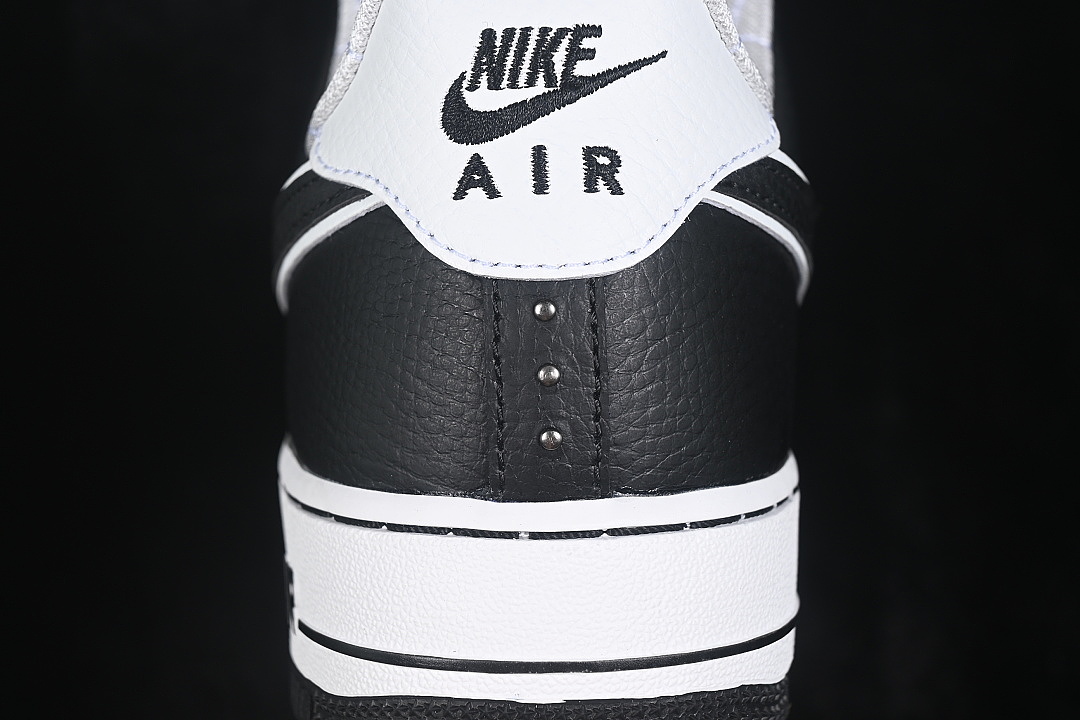 Nike [IM6643-010]-[AIR FORCE 1 07 LOW CASUAL SNEAKERS BLACK/WHITE]-[WOMAN:36-39]-[MAN:40-45] - Image 6