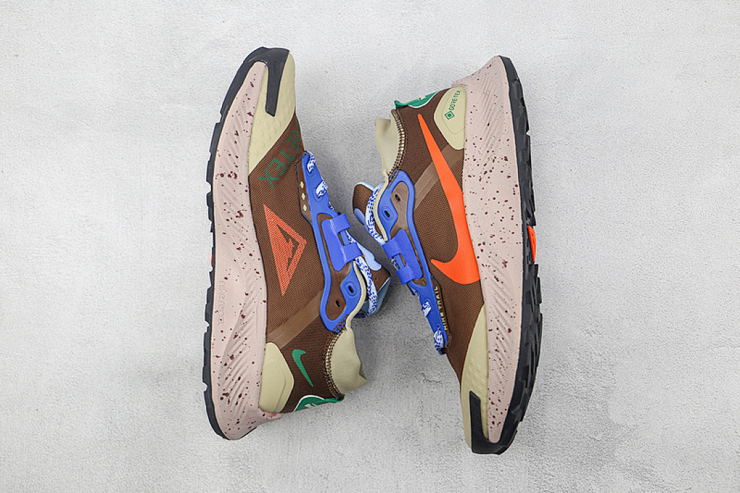 Nike [DR0137-200]-[PEGASUS TRAIL 3 GTX COCAO WOW/HYPER ROYAL/MALACHITE/RUSH ORANGE]-[UNISEX:36-45] - Image 2