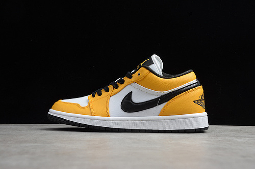 Jordan [CZ4776-107]-[AIR JORDAN 1 LOW WHITE/LASER ORANGE-BLACK]-[WOMAN:36-39]-[MAN:40-47], photo 1