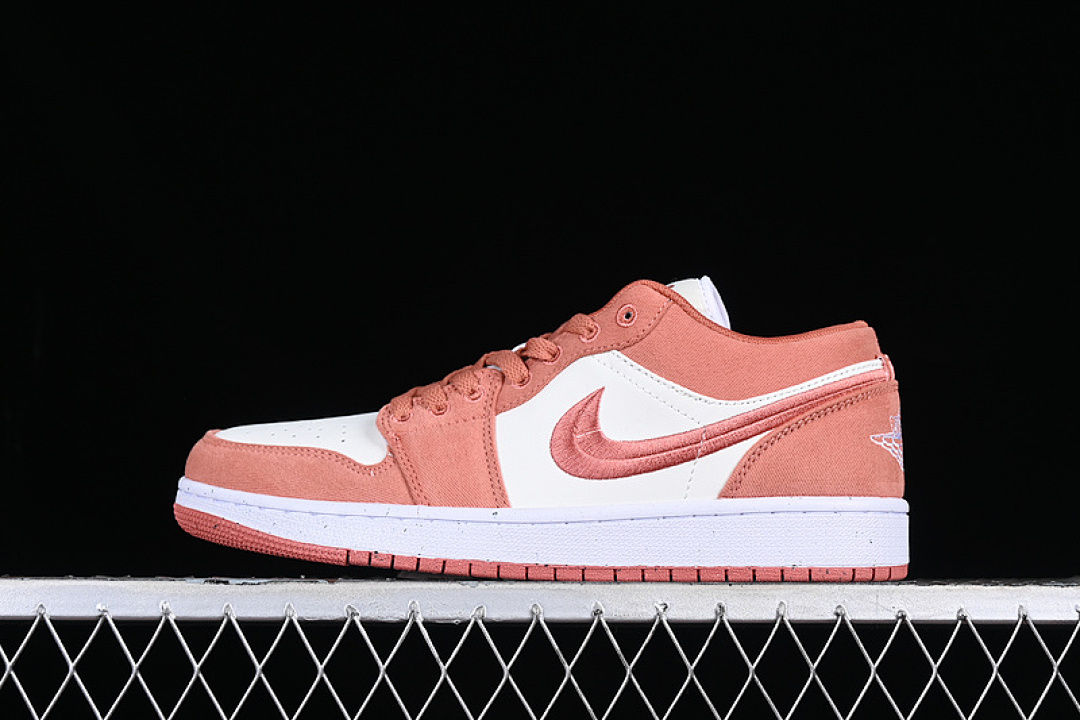 Jordan AIR Jordan 1 LOW CANVAS WHITE/PINK/BROWN · FN3722-801, photo 1