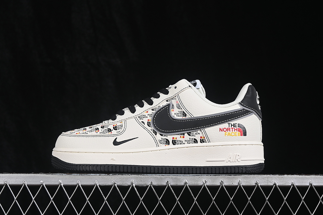 Nike Nike AIR FORCE 1 07 LOW CASUAL SNEAKERS WHITE/BLACK · DD1982-350, photo 1