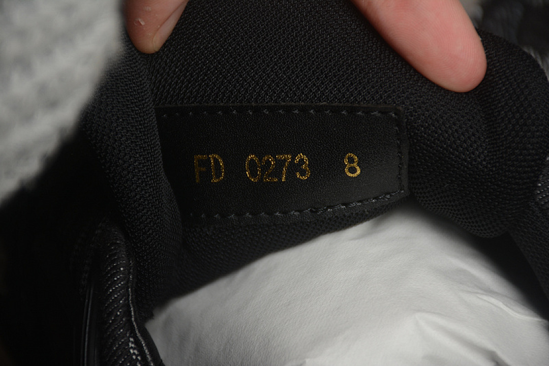 Louis Vuitton [LOUIS VUITTON TRAINER SNEAKER LOW L*V BLACK/GREY]-[WOMAN:35-39]-[MAN:40-46] - Image 5