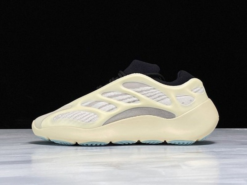 On Running Adidas OG YEEZY BOOST 700 V3 AZAEL/AZAEL/AZAEL · FW4980, photo 1