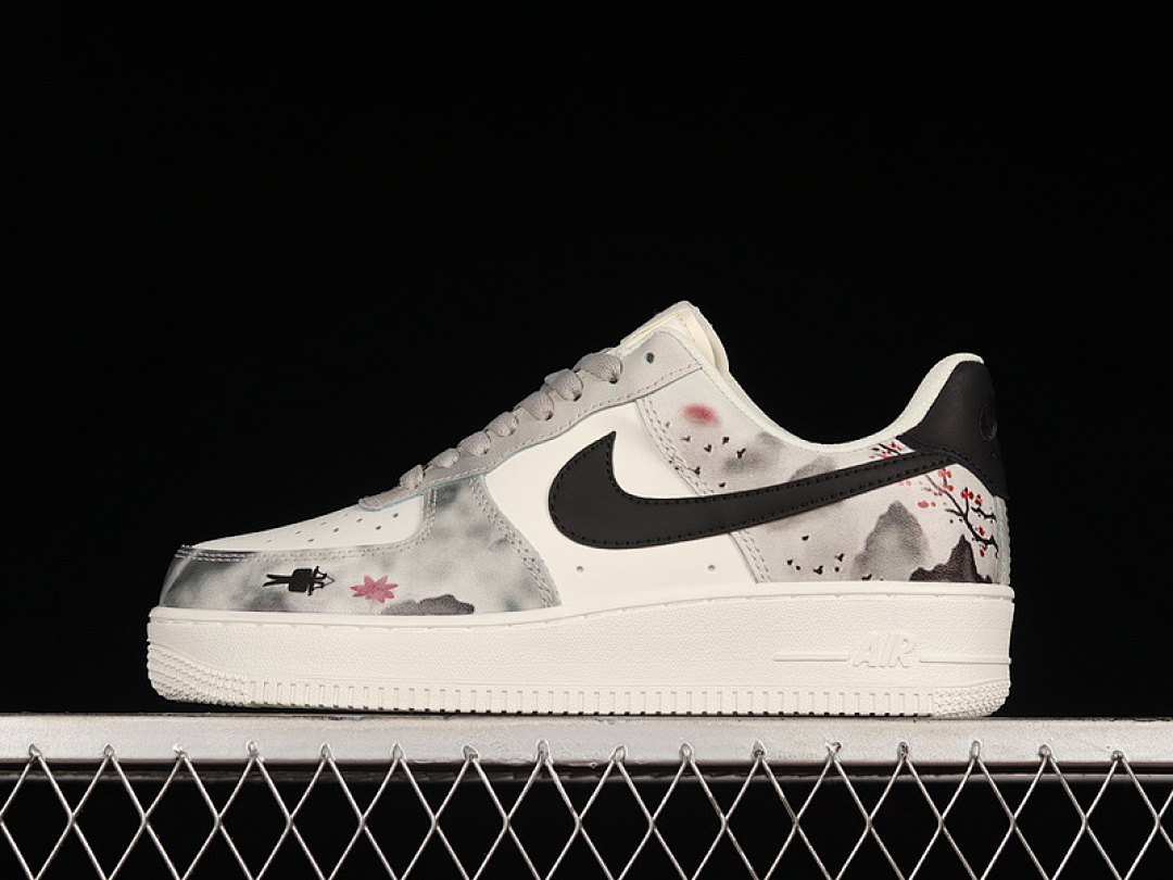 Nike [CW2288-111]-[AIR FORCE 1 LOW 07 WHITE/LIGHT GREY/BLACK]-[WOMAN:36-39]-[MAN:40-45], photo 1